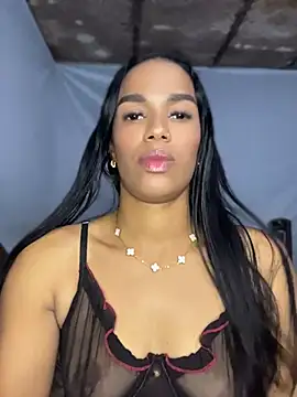 Snapshot of FlorSalvaje_ chatting on May 1, 2026, 12:48 am FlorSalvaje online show from May 1, 2026, 12:48 am