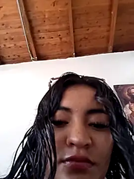 Snapshot of perla_stone11 chatting on April 3, 2026, 6:28 pm perla stone11 online show from April 3, 2026, 6:28 pm