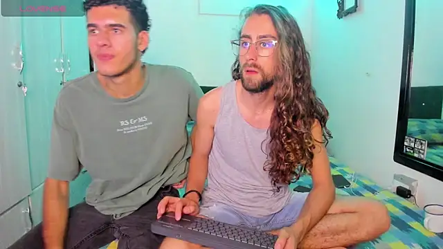 Jean And PaulXL online show from March 1, 2026, 9:39 pm