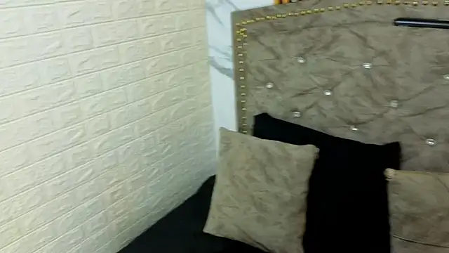 ElisVega online show from April 6, 2026, 7:37 pm