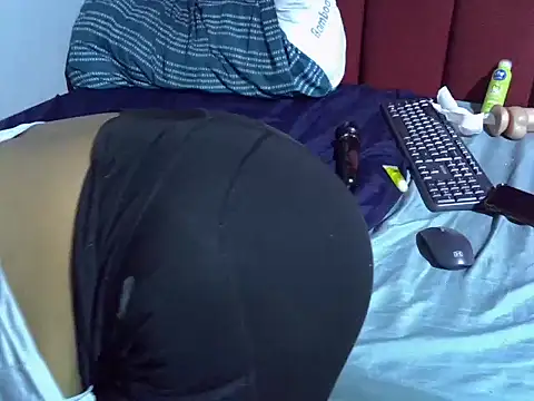 Snapshot of Talia82 chatting on March 19, 2026, 4:33 pm Talia82 online show from March 19, 2026, 4:33 pm