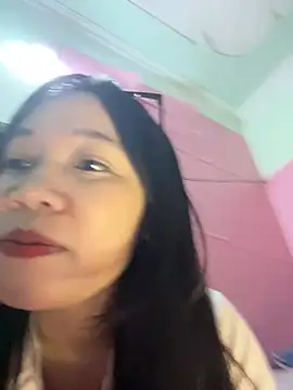 Snapshot of Leeeeiu chatting on April 23, 2026, 3:14 pm Leeeeiu online show from April 23, 2026, 3:14 pm