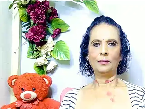 Hot queen58 online show from June 10, 2026, 6:07 pm