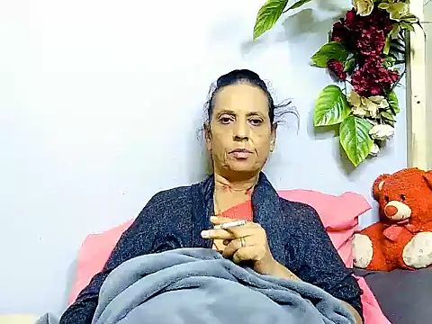 Hot queen58 online show from June 14, 2026, 5:09 am