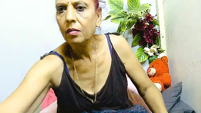 Hot queen58 online show from June 30, 2026, 6:25 am