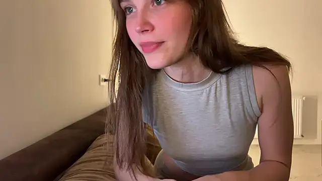 Lolatatee online show from April 10, 2026, 5:39 pm