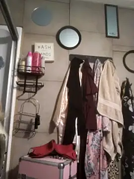 VelvetRae online show from March 15, 2026, 7:47 am