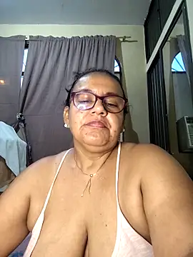 Roxy 77 online show from March 8, 2026, 11:25 am