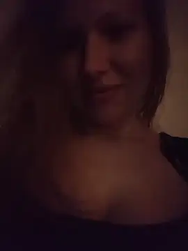 Snapshot of August_Shine chatting on May 1, 2026, 6:56 pm August Shine online show from May 1, 2026, 6:56 pm