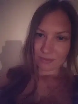 Snapshot of August_Shine chatting on May 15, 2026, 6:26 pm August Shine online show from May 15, 2026, 6:26 pm