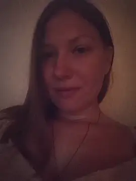 Snapshot of August_Shine chatting on May 19, 2026, 6:14 pm August Shine online show from May 19, 2026, 6:14 pm