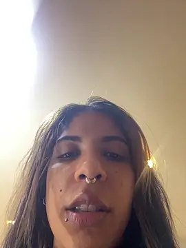 Snapshot of VioletaHills_ chatting on April 23, 2026, 12:40 pm VioletaHills online show from April 23, 2026, 12:40 pm