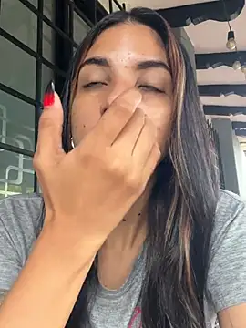 Snapshot of VioletaHills_ chatting on May 8, 2026, 12:32 pm VioletaHills online show from May 8, 2026, 12:32 pm