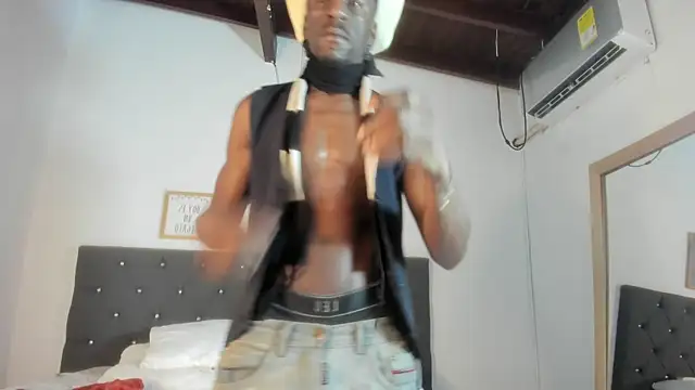 Titan Moreno  online show from May 14, 2026, 12:34 pm