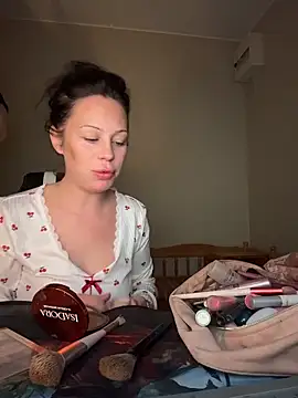 Maddie666 online show from April 10, 2026, 8:57 pm