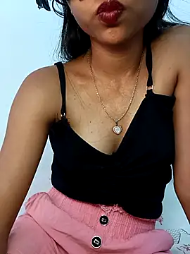 MidnightLoversX online show from May 5, 2026, 11:51 am
