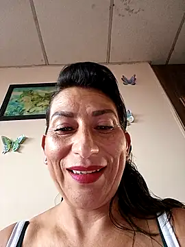 Lucia Rios online show from May 7, 2026, 10:37 pm