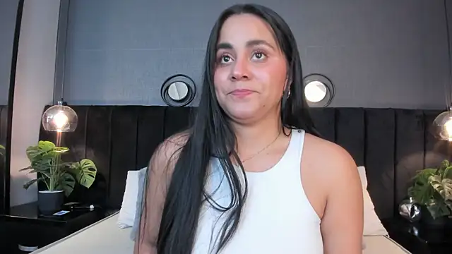 Snapshot of alejandra__garcia chatting on June 5, 2026, 3:13 am alejandra garcia online show from June 5, 2026, 3:13 am