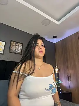 Snapshot of alejandra__garcia chatting on July 17, 2026, 3:35 am alejandra garcia online show from July 17, 2026, 3:35 am