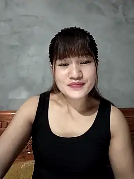 Lilinn  online show from April 25, 2026, 4:48 pm