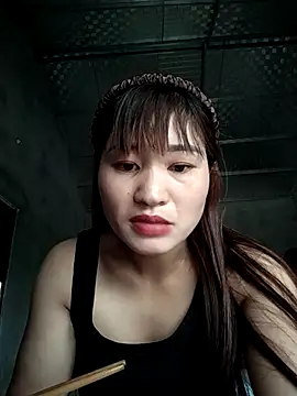 Lilinn  online show from April 26, 2026, 4:54 am
