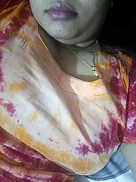 Snapshot of hot-_girls chatting on March 18, 2026, 1:58 pm hot- girls online show from March 18, 2026, 1:58 pm