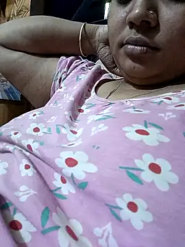 Snapshot of hot-_girls chatting on March 28, 2026, 6:13 am hot- girls online show from March 28, 2026, 6:13 am