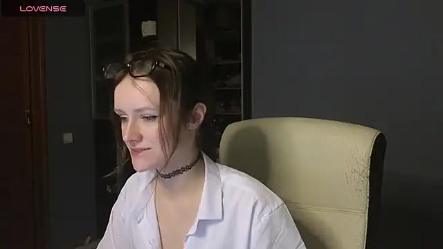 Snapshot of Tender_Swan chatting on March 13, 2026, 10:05 pm Tender Swan online show from March 13, 2026, 10:05 pm