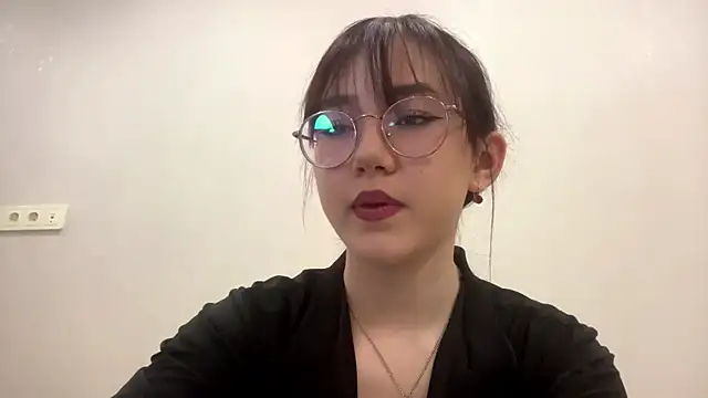 Snapshot of SolvedGlobe chatting on March 3, 2026, 5:08 pm SolvedGlobe online show from March 3, 2026, 5:08 pm