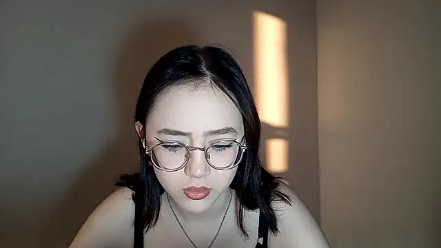 Snapshot of SolvedGlobe chatting on March 13, 2026, 2:12 pm SolvedGlobe online show from March 13, 2026, 2:12 pm