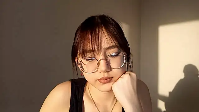 Snapshot of SolvedGlobe chatting on March 17, 2026, 2:09 pm SolvedGlobe online show from March 17, 2026, 2:09 pm