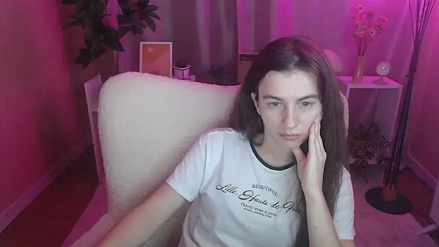 MistyBree online show from March 26, 2026, 12:33 pm