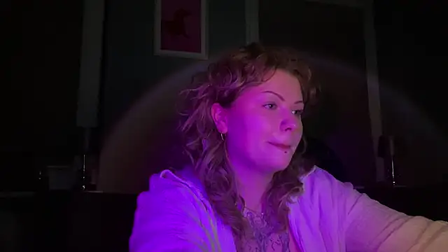 Snapshot of YoungAlina chatting on February 28, 2026, 6:42 pm YoungAlina online show from February 28, 2026, 6:42 pm