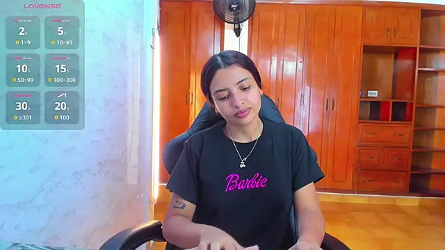 Snapshot of lizzie_skinny chatting on May 13, 2026, 7:00 pm lizzie skinny online show from May 13, 2026, 7:00 pm