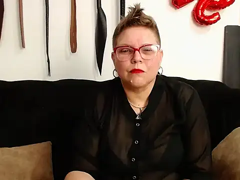 Leah R online show from March 10, 2026, 8:14 pm