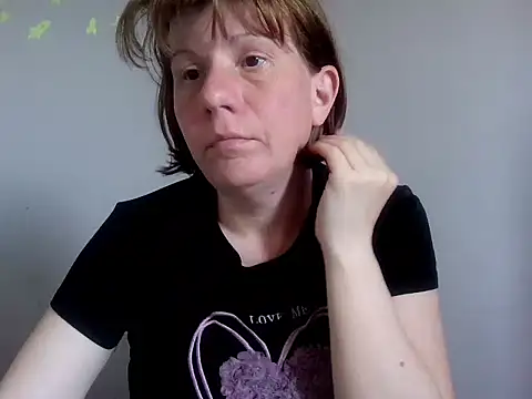 alicexox0 online show from April 24, 2026, 10:18 am