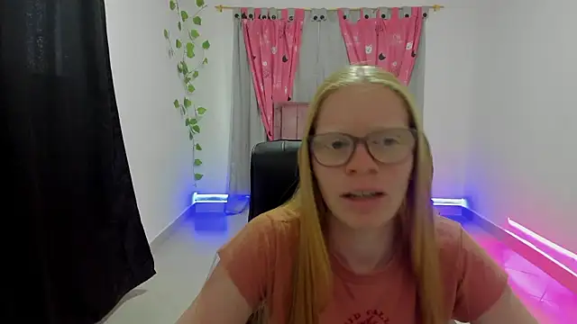 Albingirl online show from March 16, 2026, 8:46 pm