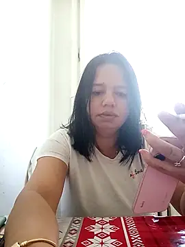 Snapshot of roxana_e43 chatting on April 26, 2026, 8:12 am roxana e43 online show from April 26, 2026, 8:12 am