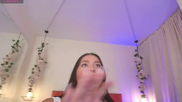 Caandace online show from March 26, 2026, 7:19 pm