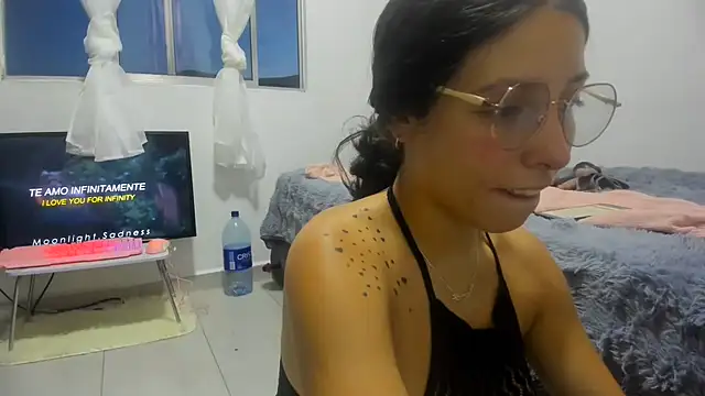 Snapshot of Miranda-cambell chatting on July 16, 2026, 11:44 pm Miranda-cambell online show from July 16, 2026, 11:44 pm