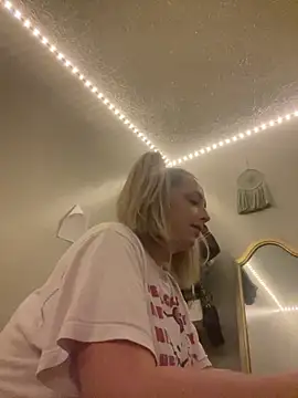 imkhloe online show from April 25, 2026, 12:46 am