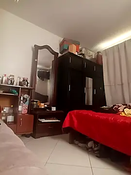 solopetalo online show from April 15, 2026, 9:48 pm