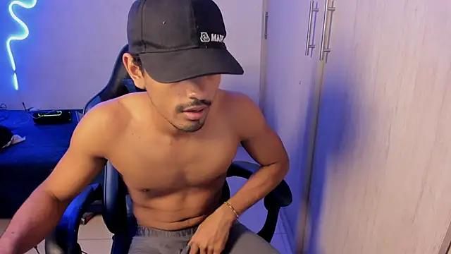 jossi12345j online show from April 6, 2026, 4:46 am