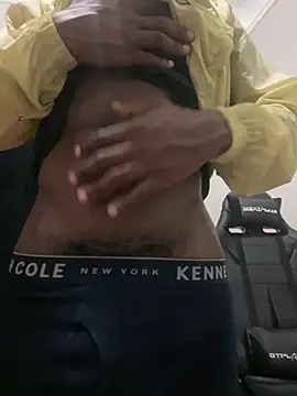 Snapshot of MidwestMandingo9 chatting on April 9, 2026, 12:54 am MidwestMandingo9 online show from April 9, 2026, 12:54 am