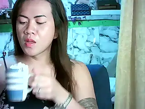ur lovelychen online show from March 31, 2026, 4:46 am