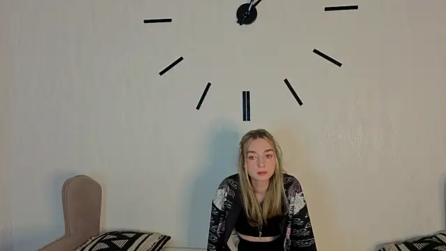 Snapshot of BelindaNeira chatting on March 20, 2026, 8:25 pm BelindaNeira online show from March 20, 2026, 8:25 pm