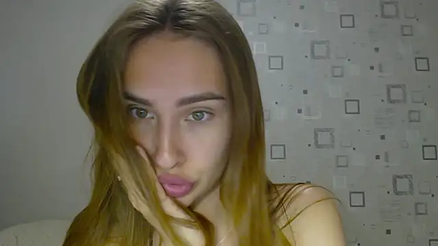 yourameliaa online show from May 14, 2026, 5:42 pm