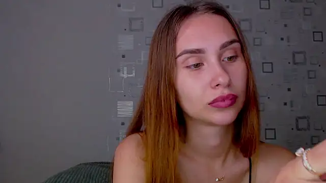 yourameliaa online show from June 3, 2026, 6:02 pm