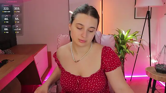 Snapshot of Nicole_De_Lux chatting on June 30, 2026, 5:41 am Nicole De Lux online show from June 30, 2026, 5:41 am