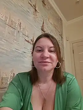 LaraHarper online show from April 19, 2026, 8:33 pm